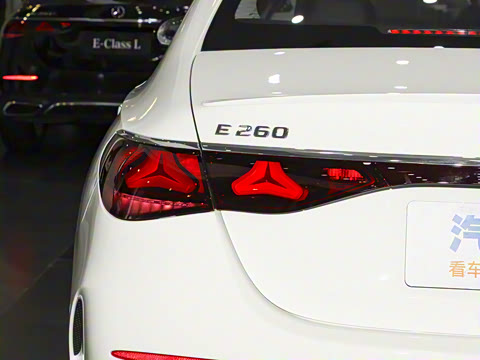 2025�� �Ŀ� E 260 �˶���