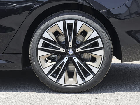 2026�� �Ŀ� 530Li ������ ������װ
