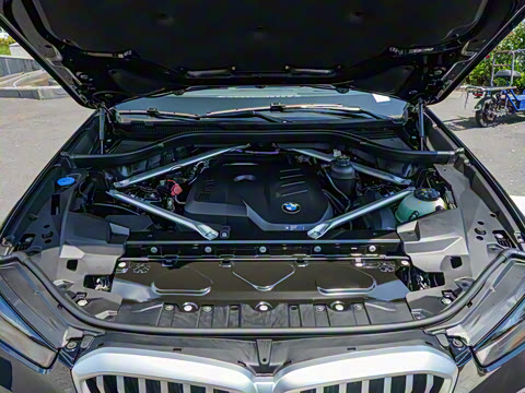 2025�� xDrive 30Li ������M�˶���ҹ��װ