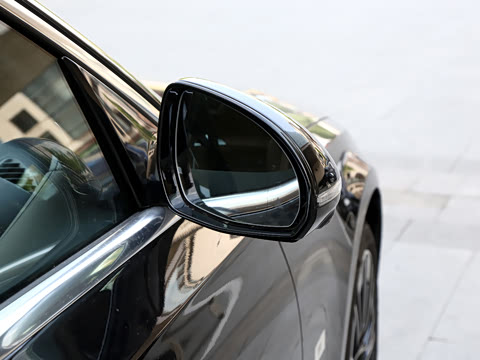 2026�� �Ŀ� E 300 L �����