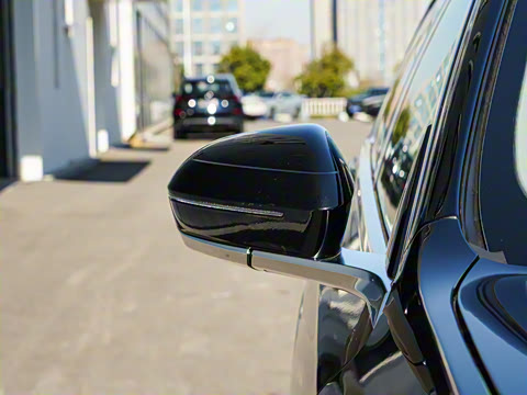 2026�� 735Li M�˶���װ