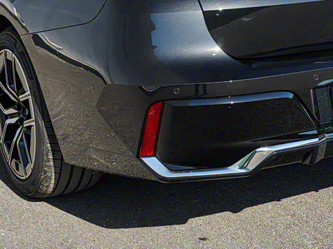 2026�� 735Li M�˶���װ