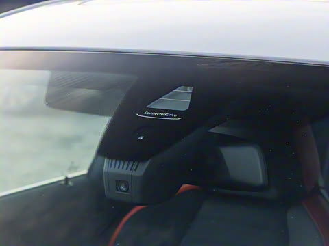 2025�� M240i xDrive