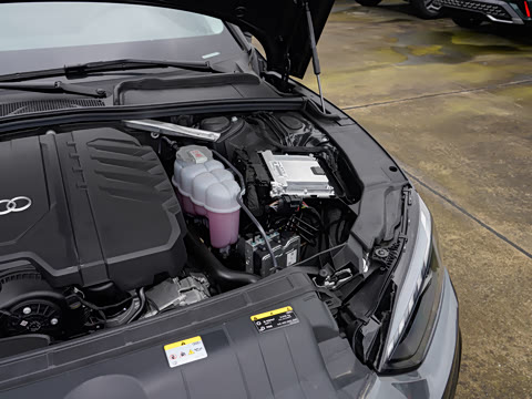 2025�� Sportback ��ذ� 40 TFSI quattro ����������