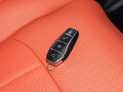 2025�� DM 215KM�����״��콢��