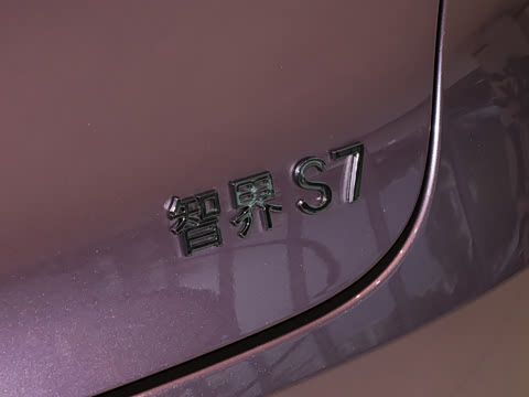 2025�� 703km Ultra�˶���