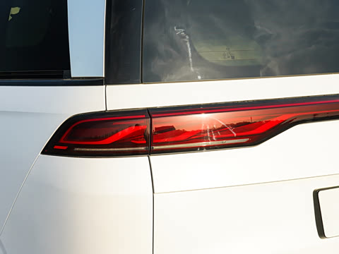 2026 DM-i 1.5T 218KM Խ