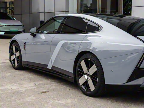 2025�� 750 ���������� Ultra