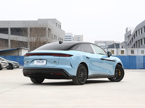 2025�� EV 701KM�����״��콢��