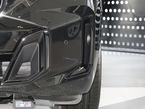 2026�� �Ŀ� xDrive 40Li M�˶���ҹ��װ