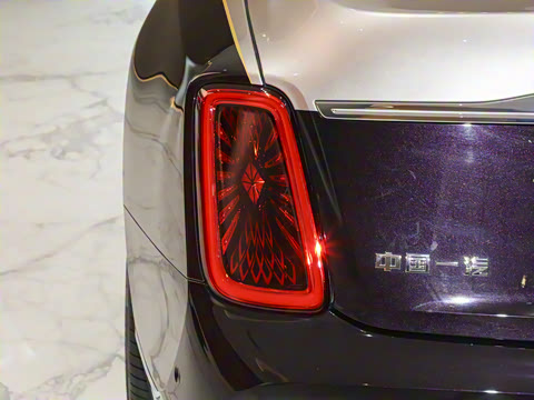 2024�� 4.0T V8��