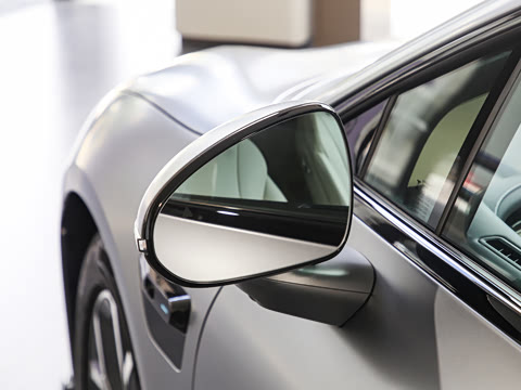 2025�� 705km Max