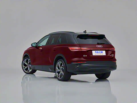 2023�� 50 e-tron quattro ��ҫ�� ������װ