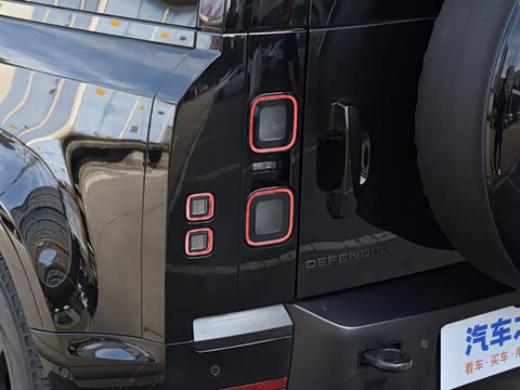 2026�� 110 3.0T P400 X-Dynamic SE