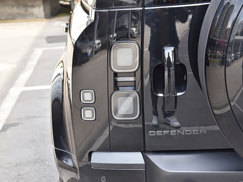 2026�� 110 3.0T P400 X-Dynamic SE