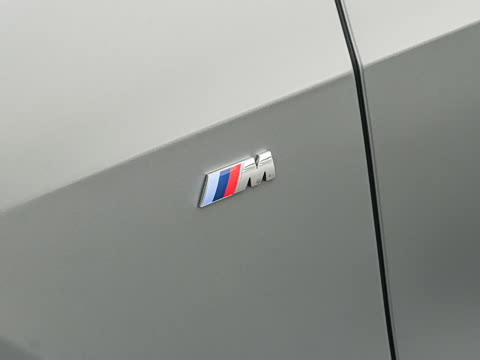 2025�� xDrive 30Li ������M�˶���ҹ��װ