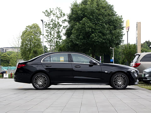 2026�� �Ŀ� C 260 L �˶���