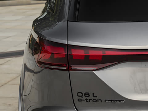 2026�� quattro Ǭ���Ǽݰ�