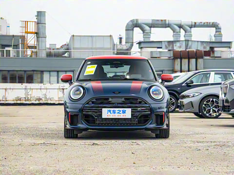 2025�� JOHN COOPER WORKS