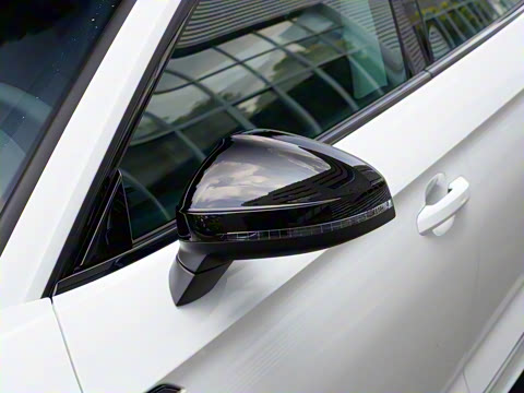 2025�� Sportback ��ذ� 40 TFSI quattro ����������