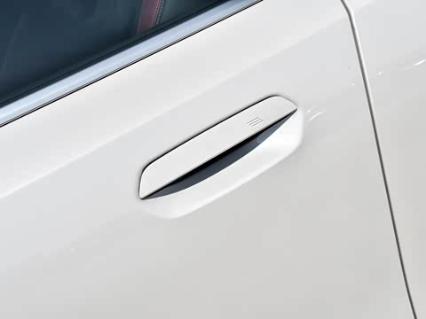 2026�� �Ŀ� eDrive 35L M�˶���װ