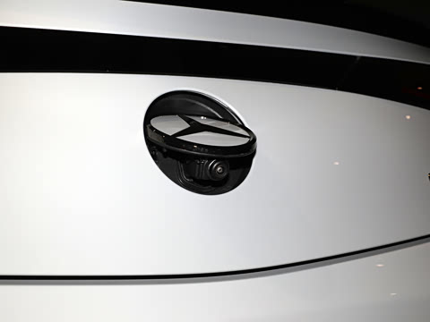 2026�� �Ŀ� AMG CLE 53 4MATIC+ ������ܳ�