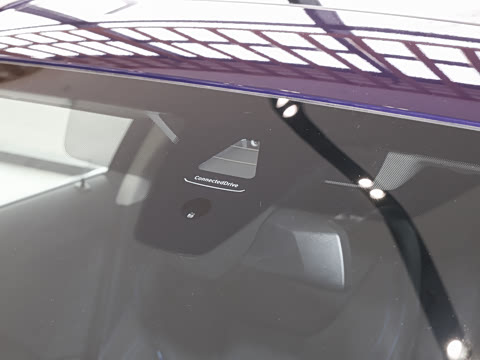 2026�� 225i M�˶���ҹ��װ