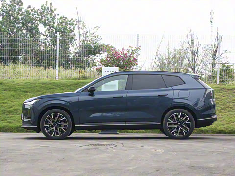 2026�� ������������Plus