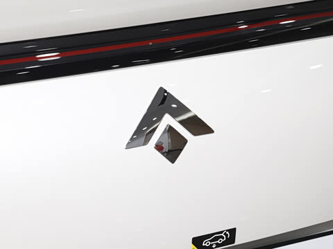 2025�� 825 Max��