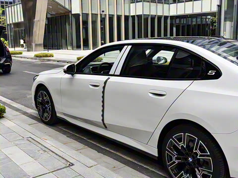 2026�� 530Li ������ M�˶���װ