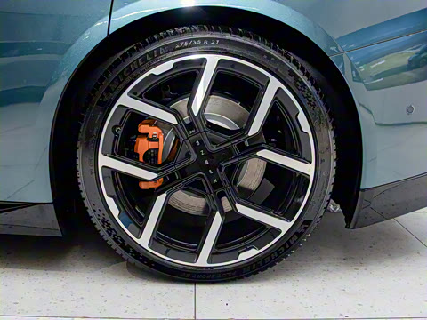 2025�� 702 ������ Ultra