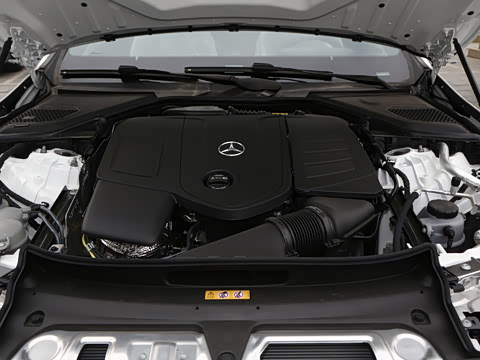 2026�� E 300 L �����˶���