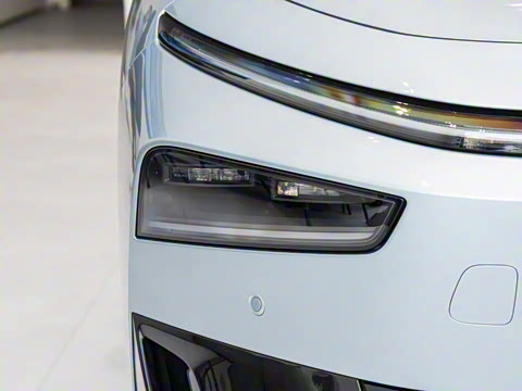 2026�� ���� 725 Max �콢��