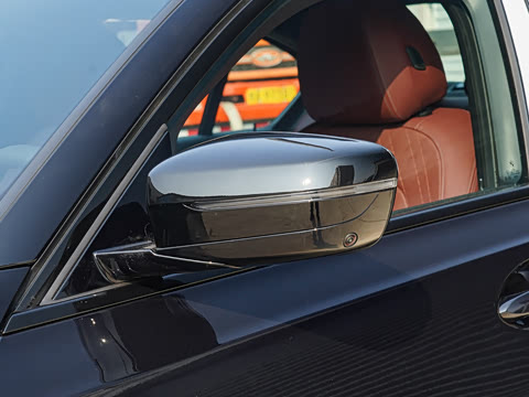 2026�� 330i M�˶���ҹ��װ