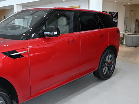 2025�� 400PS Dynamic SE