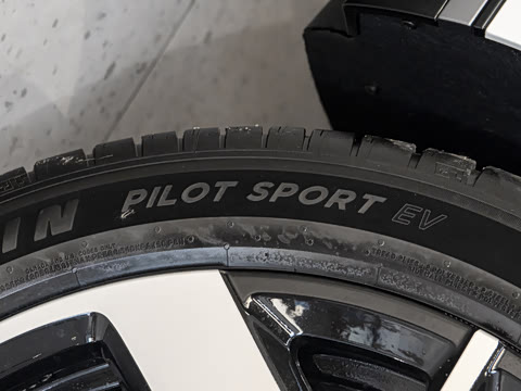 2026�� ���� 725 Max �콢��