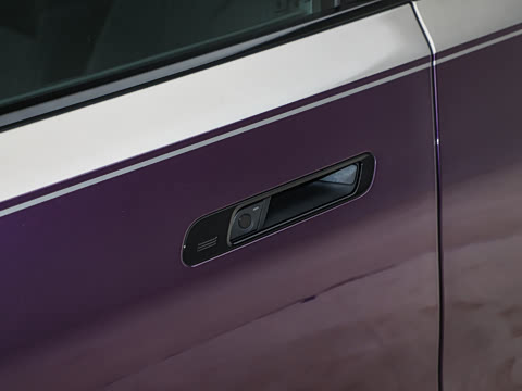 2023�� M760Le xDrive