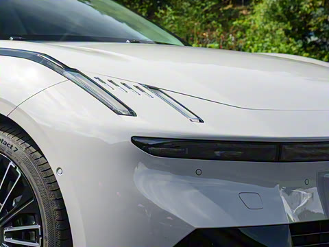 2025�� 240����Ultra