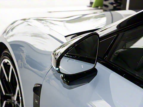 2025�� 702 ������ Ultra