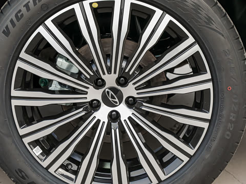 2027�� 2.0T ˫������������