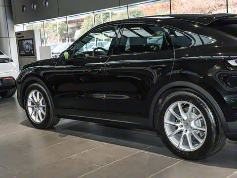 2026�� Cayenne Coup�� 3.0T