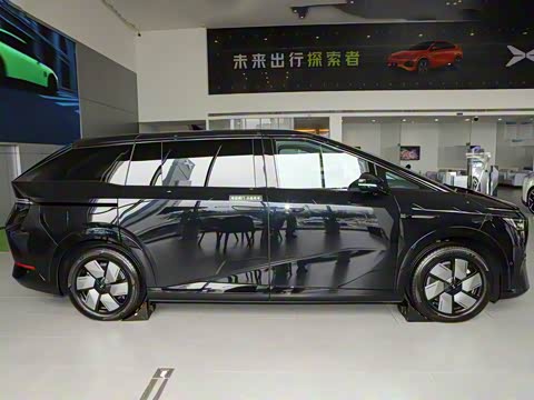 2025�� 650������ Max