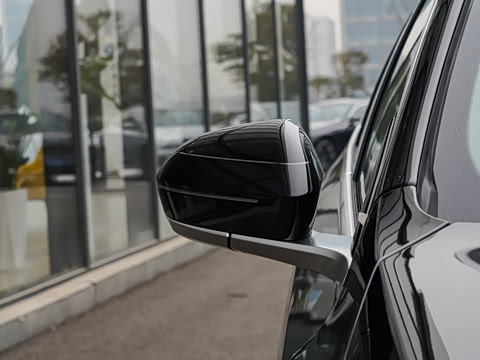 2026�� �Ŀ� 530Li ������ M�˶���װ