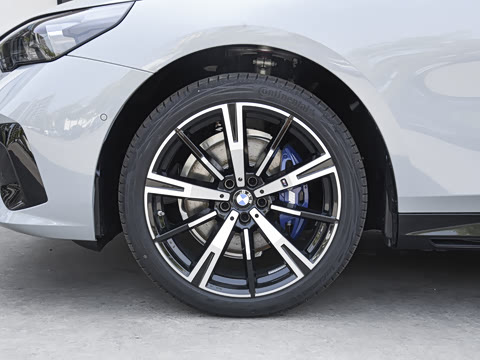 2026�� 530i ������ M�˶���װ