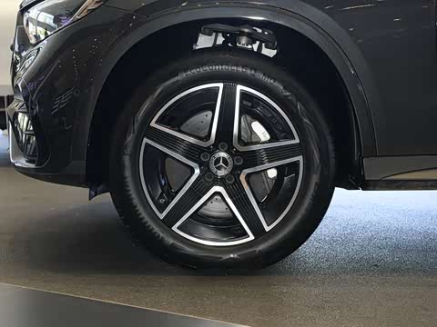2026�� �Ŀ� GLC 260 4MATIC ����SUV