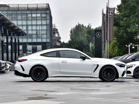 2025 Ŀ AMG CLE 53 4MATIC+ ܳ