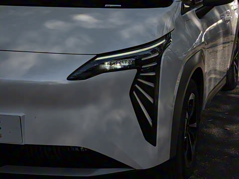 2025�� Plus 610 ������