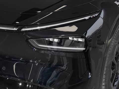 2026�� ���� 702 Max �콢��