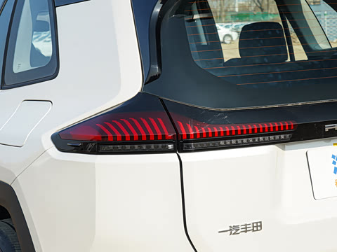 2026�� 2.0L ����������