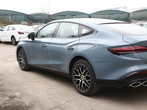 2026�� 2.0T 405 AT������